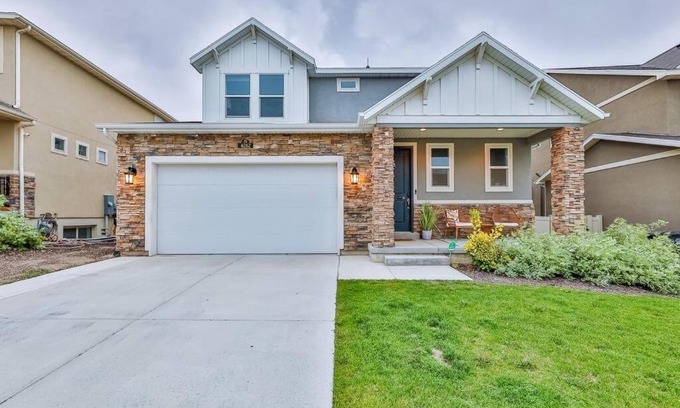 Herriman House | In the HEART of Herriman! RENT this entire HOME!