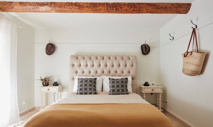 Roujan Cottage | In The Heart Of It All