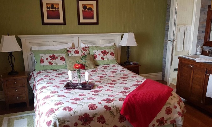 Matane House | In the heart of Matane, the Bruine Océane Inn is a little gem ready to welcome y