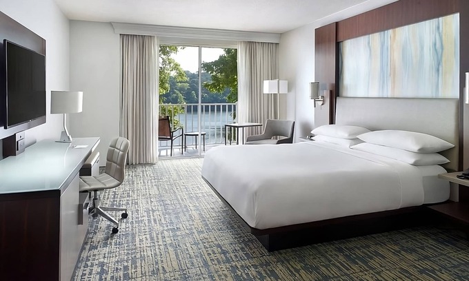 Stone Mountain Hotel | In the Heart of Stone Mountain Park! Lakeview Unit, Onsite Pool, Parking!