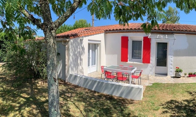 Chateau-Thebaud House | -In the middle of the vineyards-