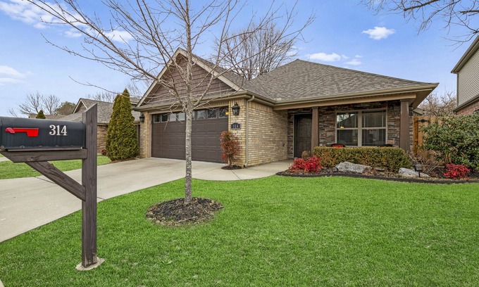 Fayetteville House | In the middle of Town/House/3bdr/2 bath