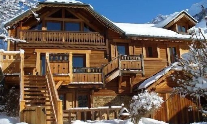 Les Sciauds Ski Chalet | In the Parc National des Ecrins, an exceptional chalet for 18 people.