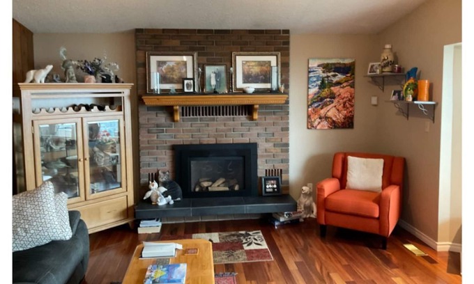 Black Mountain House | Incredible City View Along w/ A Beautiful Lake View