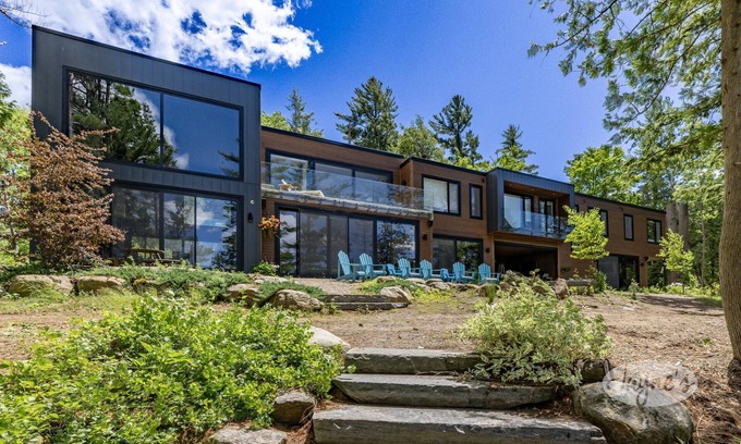Baysville Cottage | Incredible Modern 6 bdrm, 5 bath Open-Concept Cottage on Lovely Lake of Bays!