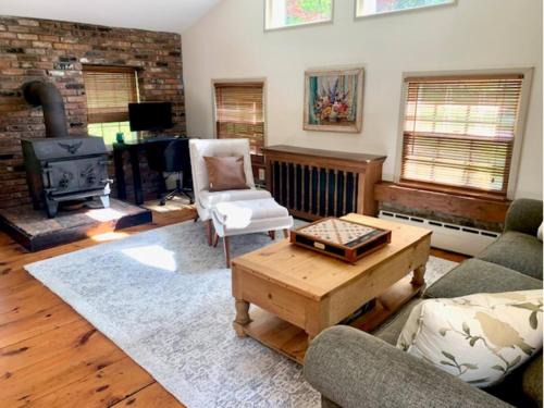 South Salem House | INCREDIBLE Northern Westchester Historic Hideaway