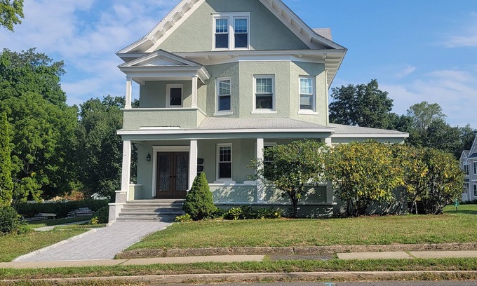 Ridgefield Apartment | Incredible opportunity to rent in the heart of Ridgefield CT!
