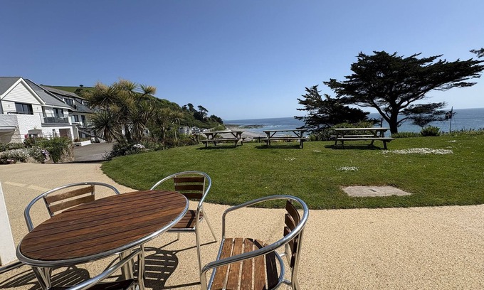 Seaton Apartment | Incredible Sea Views from this Cosy 2 Bedroom Apartment