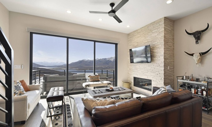 Kamas House | Incredible Views | 2 Kitchens | Garage | Lake Access