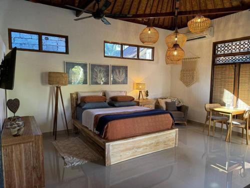 Candi Dasa House | Indah puri Bali Bungalow on Candidasa beach