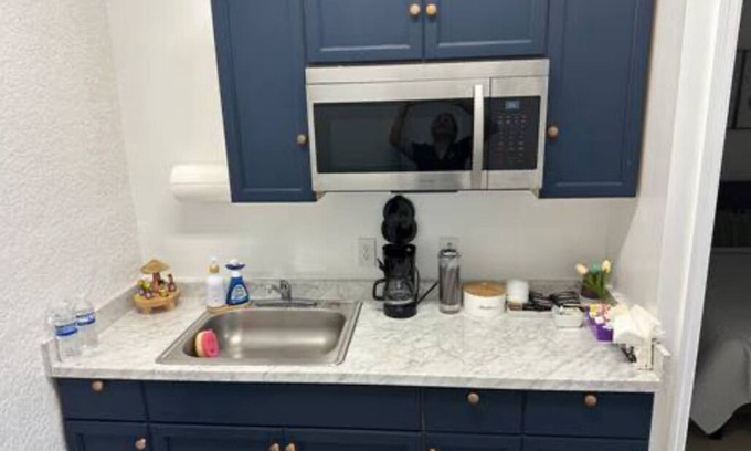 Diplomat Apartment | Independent studio in superb Cape Coral with WiFi, AC