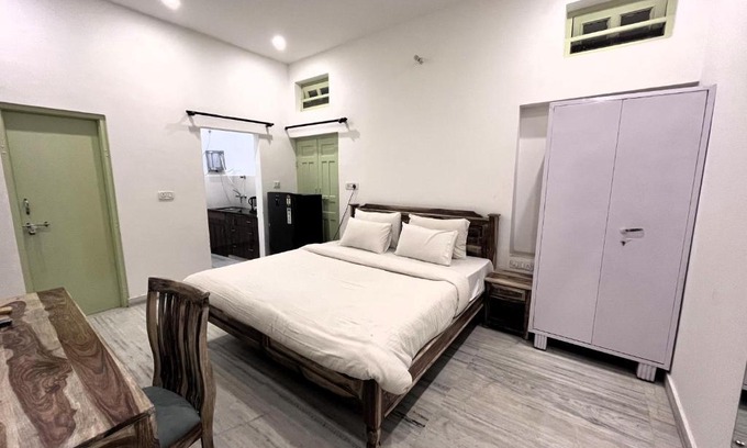 Bani Park House | INDERPURA HOUSE