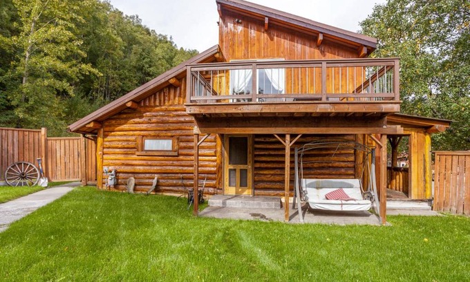 Indian Ski Chalet | Indian AK 25 min to Anchorage & 25 min to Girdwood