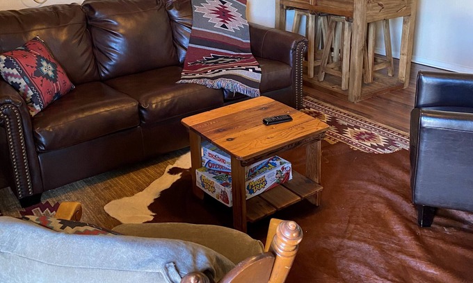 San Saba House | Indian Blanket Suite @ Wildflower Lodge
