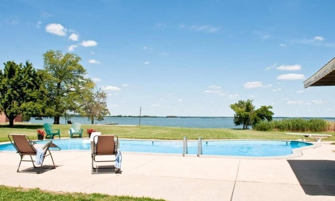 Cambridge House | Indian Fields - 25-Acre Nature Lovers retreat!