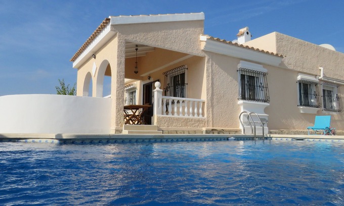 Mazarron Villa | INDIVIDUAL HOUSE WITH PRIVATE POOL - AIR CONDITIONED ROOMS.