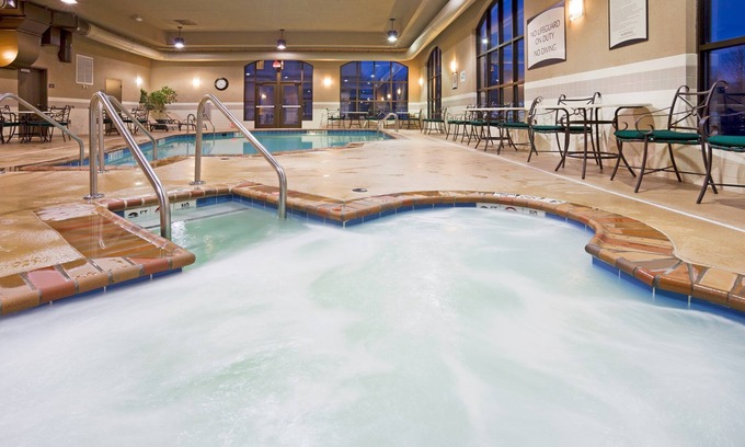 Franklin Condo | Indoor Pool + Hot Tub + Free Breakfast | Close to the Airport!