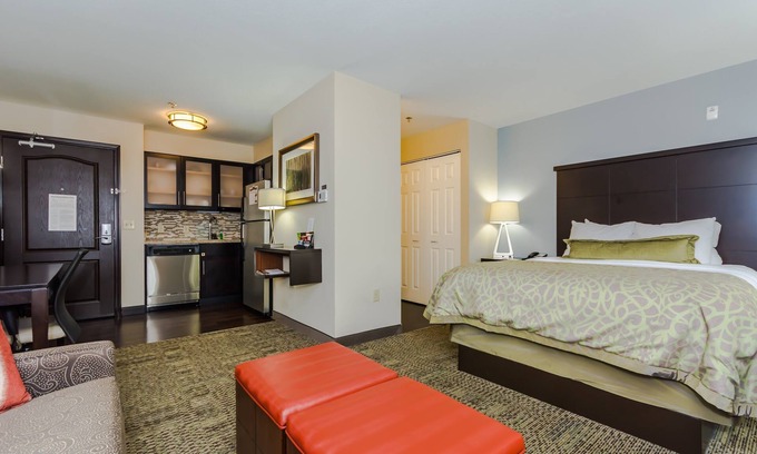 Grand Forks Apartment | Indoor Pool & Hot Tub. Free Breakfast. Walk to University of North Dakota.