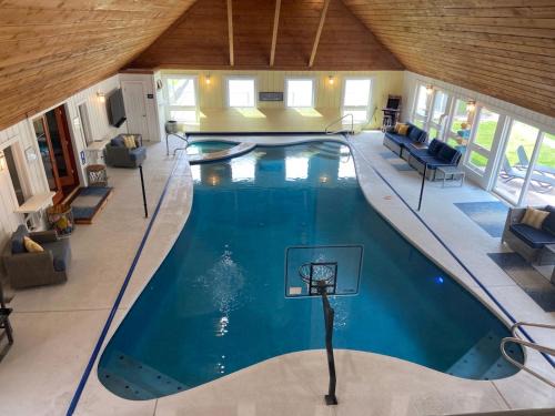 Muskegon House | Indoor Pool Near Grand Haven & Lake Michigan Beach
