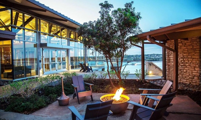 Lakeway Hotel | Indulge in Home-Like Comfort! Pet-Friendly, Outdoor Pool!