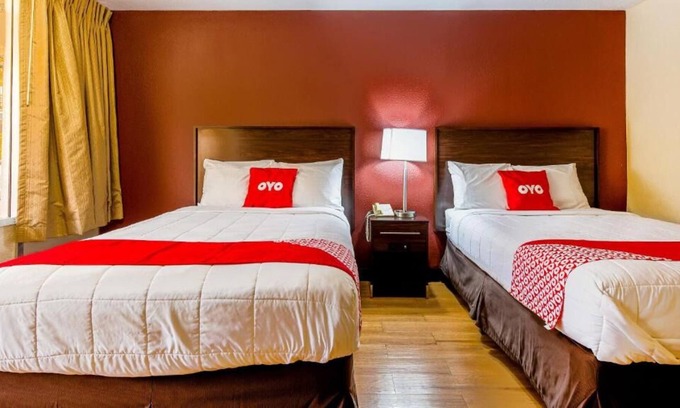 Moline House | Indulge in Home Like Comfort! Free Parking, Near Rock Island Arsenal