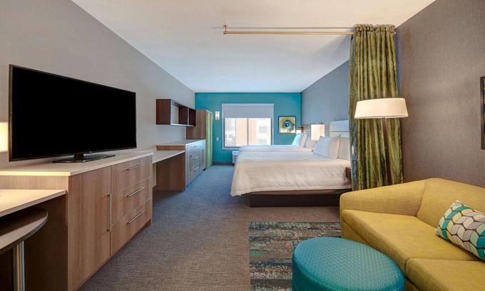 Downtown Tucson Hotel | Indulge in Home Like Comfort! Pool, Kitchen, Free Breakfast, Pets Allowed!