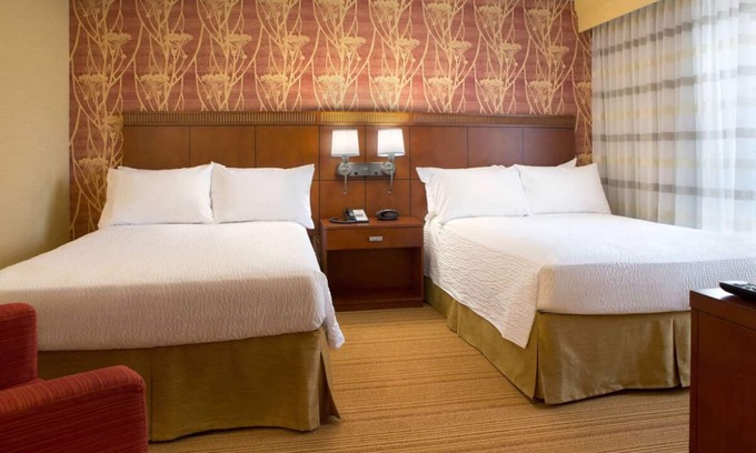 Mayo Clinic Hotel | Indulge in Home Like Comfort! w/Pool, Near Sunrise Trailhead, Pet-Friendly