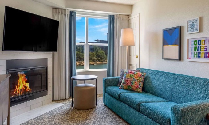 Oyster Point Hotel | Indulge in Home-Like Comfort! 3 Convenient Units, Near Conservatory of Flowers