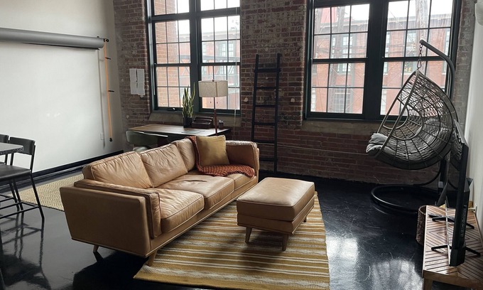 Cabbagetown Apartment | Industrial 1-Bdr Loft with tons of light, 5-min from Beltline!