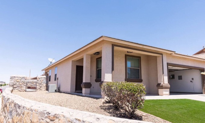 Biggs Field House | Industrial Desert Oasis 3 BDR Home