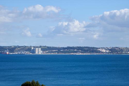 Paco De Arcos Apartment | Infinite Ocean View w/Free Parking By TimeCooler