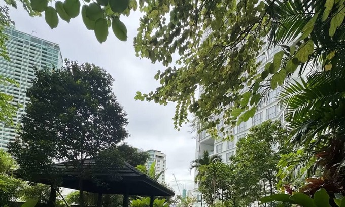 Mandaluyong Condo | Infinite Space at Acqua Private Residences - Iguazu Tower in front of Makati CBD
