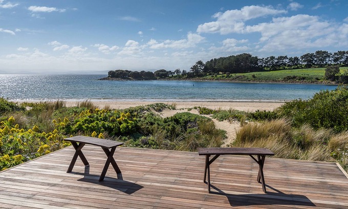 Cremorne House | Ingleby Sands - A house atop the sand dunes - Absolute beachfront.