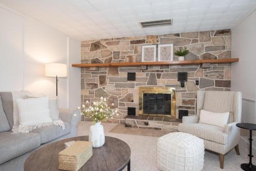 Saint Thomas House | Inglewood Cottage