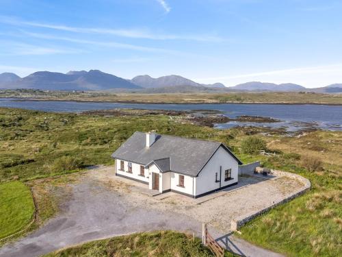 Connemara House | Inishnee Haven