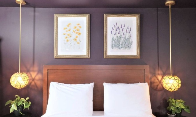 Portland Hotel | Inn at Parkspring 5 - Self Check In - Parking