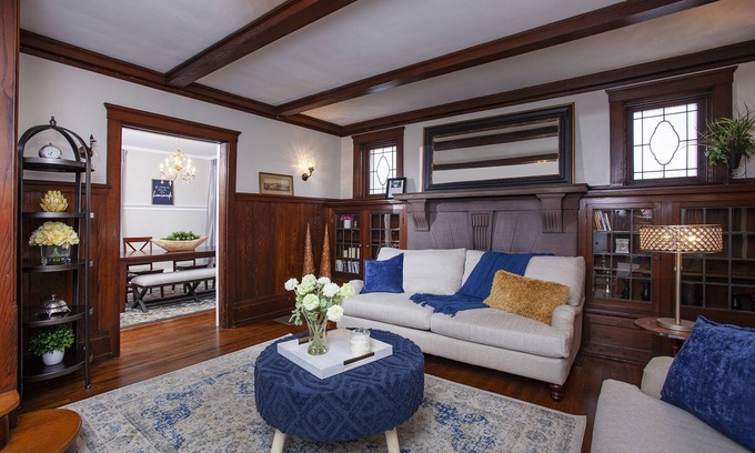 Hummelstown House | Inn-at-the-Brownstone, only 3.3 miles to Hershey Park