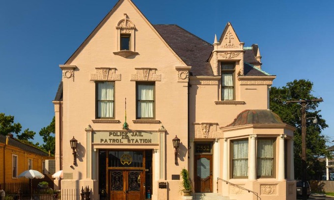 Treme Bed & Breakfast | Inn at the Old Jail