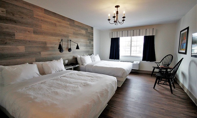 Marine City Hotel | Inn on Water Street