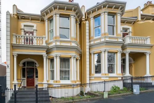 Dunedin City Centre House | Inner City Executive Living on Stuart Street