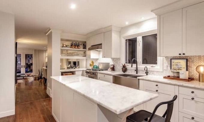 Killarney House | Inner City Fireside Retreat