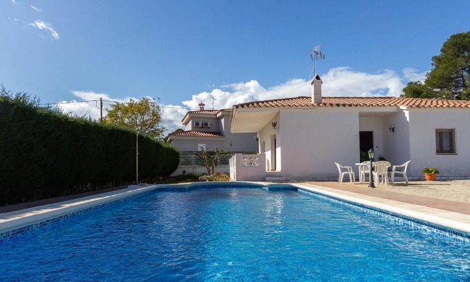 Les Tres Cales Villa | INNOUTHOME GARDEN, SWIMING-POOL,BEACH AT 150M,BBQ, AC AND WIFI VIRGEN CINTA II