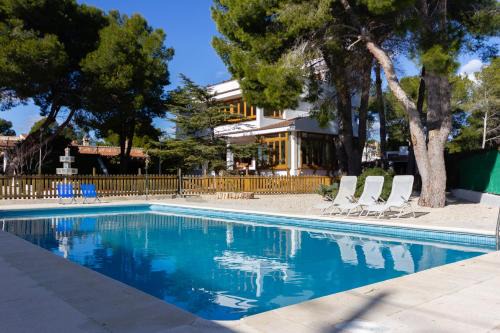 Les Tres Cales Villa | INNOUTHOME Gran casa y piscina torrente