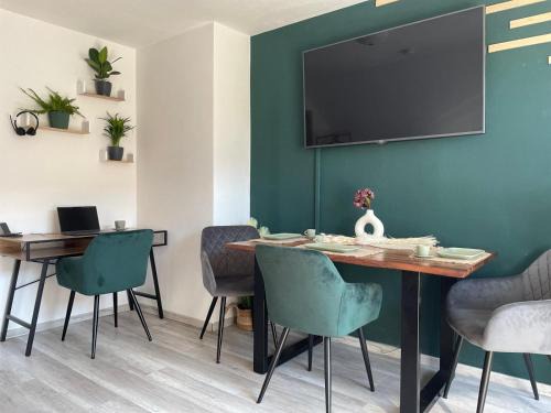 Gerolfinger Straße Apartment | INsight workaction Audi Balkone Ambiente
