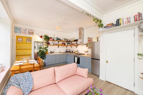 Leith Apartment | Inspiring 2-Bedroom Edinburgh Apartment
