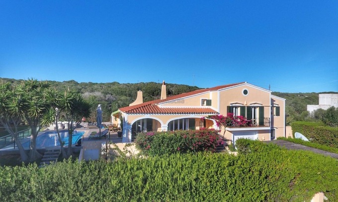 Punta Prima House | Intimate luxury villa 5 minutes' walk from the beach in a quiet location
