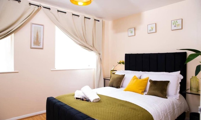 Edmonton Apartment | Inviting 1-Bed Apartment in London, near Hotsput