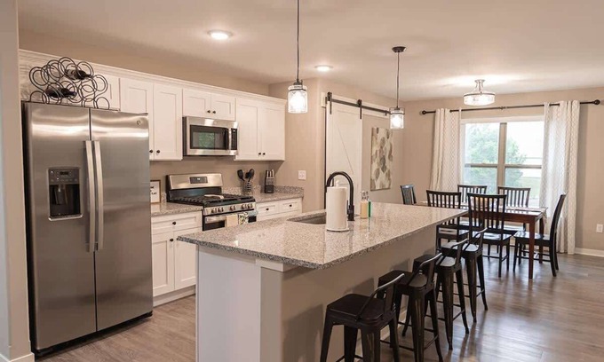 Loves Park House | Inviting 2 Bedroom condowith Office and King Master Suite in Loves Park!
