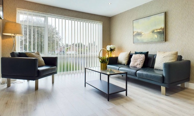 Hazlerigg Apartment | Inviting 2-Bed House in Newcastle upon Tyne