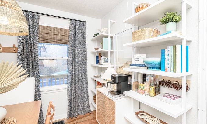 Columbia House | Inviting 2BR home in central COMO